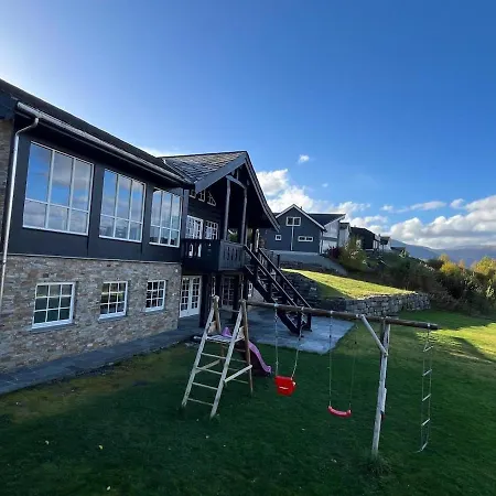 Grand Mountain Retreat - Panoramic Views *