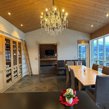 Chalet Grand Mountain Retreat - Panoramic Views *